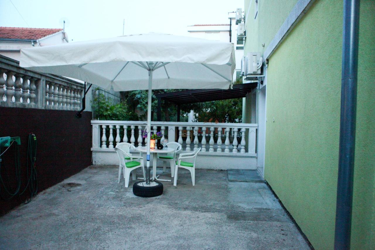 Ana Lovetovo Vodice Exterior photo