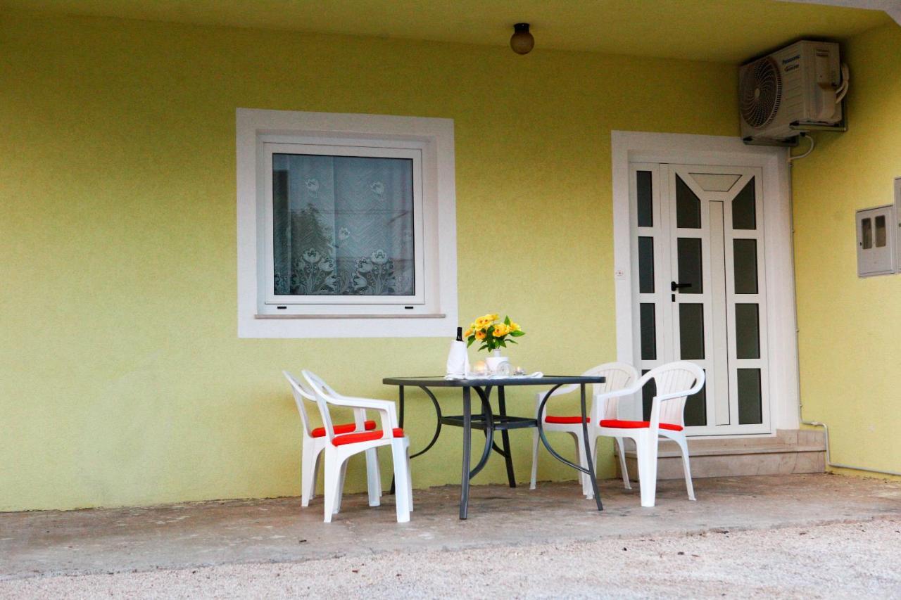 Ana Lovetovo Vodice Exterior photo