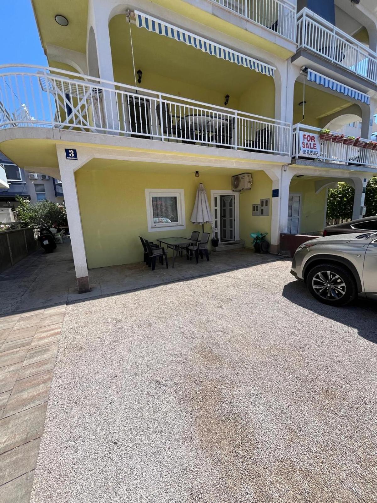 Ana Lovetovo Vodice Exterior photo